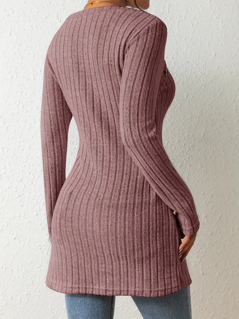 Indy™ - Asymmetrisches Top mit Knöpfen und Rippenstruktur