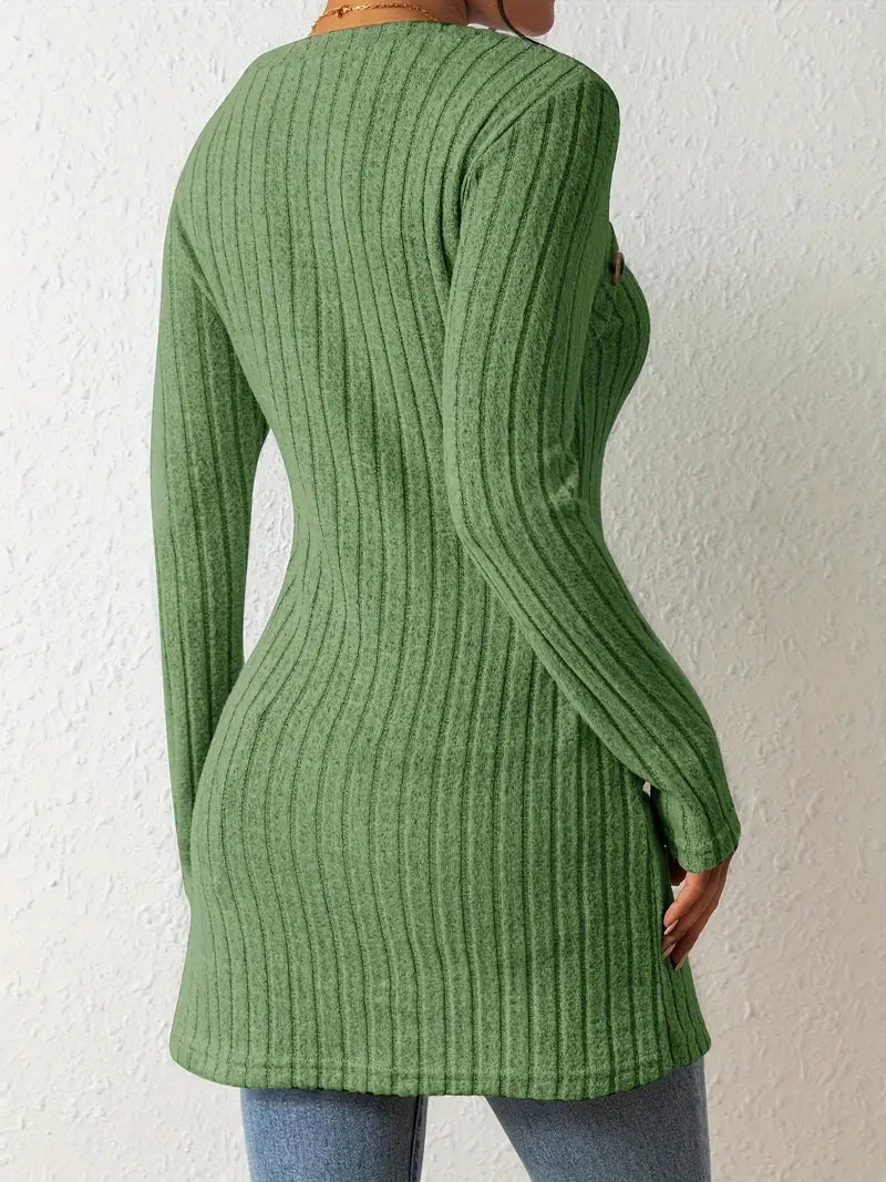 Indy™ - Asymmetrisches Top mit Knöpfen und Rippenstruktur