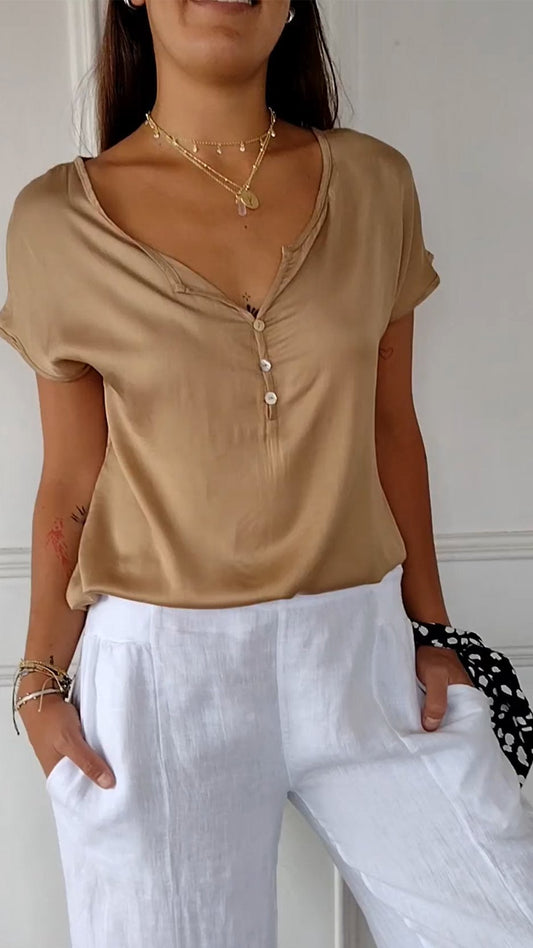 Marisa™ - V-Ausschnitt-T-Shirt in lässiger Eleganz